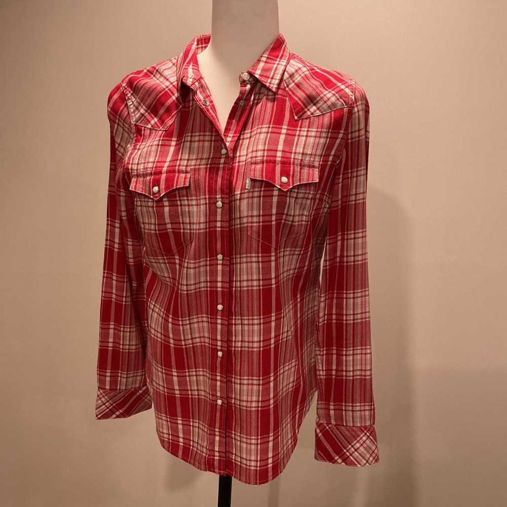Levi’s red plaid shirt size medium
